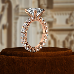 Bague de fiançailles minimaliste chrétienne en or jaune 14 carats avec diamant de laboratoire taille princesse 1,5 carat certifié IGI et pavé complet - Product Image 6