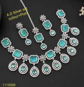 Ensemble collier et boucles d'oreilles traditionnels ethniques Tempal Laxmi, plaqué or et argent, motif fleur de corail, haute qualité, certifié IGI - Product Image 1