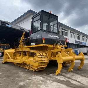 Bulldozer pequeño de cadenas Shantui SD13 de 130 hp de alto rendimiento y confiable para sitios de construcción estrechos. - Product Image 5