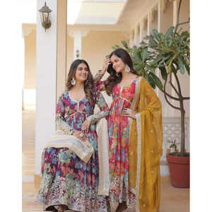SANAYA'S READYMADE ALIA CORTE BATA CON DUPATTA SET-125 - Product Image 3