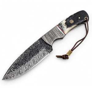 Couteau utilitaire d'extérieur en acier Damas fait main sur mesure, manche en corne de cerf, finition martelée - Product Image 2