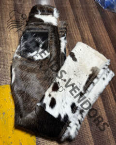 กางเกงหนังวัวแท้ทรงขาบานสไตล์ตะวันตกสำหรับผู้หญิง ตกแต่งลายขนสัตว์ เหมาะสำหรับฤดูหนาว ทำด้วยมือ - Product Image 5