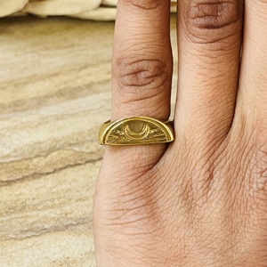 Bague Lune Céleste en Laiton Plaqué Or 18 carats pour Femme, Bijou Minimaliste Type Chevalière, Vente Chaude, Support Vente en Gros / OEM / ODM - Product Image 5