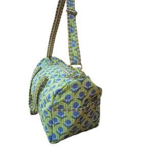 Bolsa de Viaje de Algodón Ecológica, Ligera y Duradera, de Gran Capacidad, con Cierre de Cremallera, Estampado Floral Hecho a Mano - Product Image 2