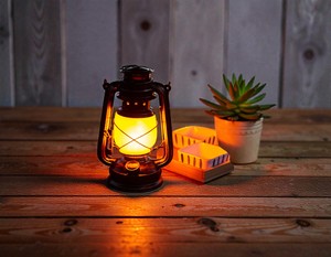 Tragbare Dimmbare LED-Nachtlampe im Petroleum-Stil für Nachttisch, Camping und Garten - für Campinglampen - Product Image 2