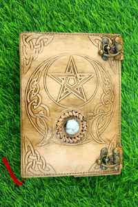 Diario de Cuero Puro de Primera Calidad Personalizado, Diario Hecho a Mano con Papel Liso, Diario de Cuero con Estrellas y Luna para Unisex - Product Image 4