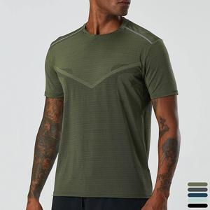 Haut de sport à séchage rapide pour homme – Maillot de sport ajusté pour la course et la gym - Product Image 4