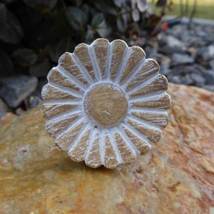 Pomo de Madera de Haya Clásico Pulido con Diseño Tradicional Octagonal Ecológico para Muebles de Blossom Craft India - Product Image 1