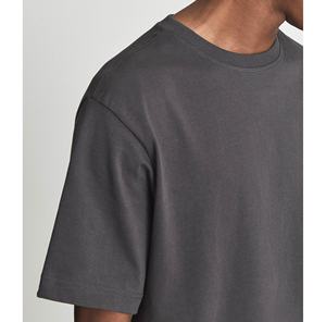 Camiseta con gráfico de color sólido para hombre Camiseta pesada ajustada con cuello redondo de algodón 95% con hombros caídos y logotipo frontal - Product Image 4