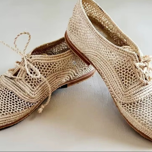 รองเท้าอ็อกซ์ฟอร์ดทำจากเส้นใยราฟเฟียสำหรับผู้หญิง รองเท้าราฟเฟียโมร็อกโก รองเท้าอ็อกซ์ฟอร์ดทำมือ สไตล์โบโฮชิค รองเท้าผูกเชือกแบบแบนราฟเฟีย - Product Image 1