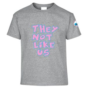 เสื้อยืดแขนสั้นเด็ก Heather Grey ลายกราฟิก สีชมพู สีฟ้า พิมพ์ลายตัวอักษร "They Not Like Us" คอกลม สวมใส่สบายทุกวัน แฟชั่นเด็ก - Product Image 1