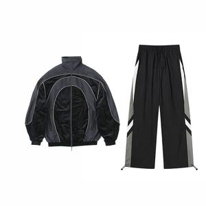 Conjunto Deportivo Unisex Vintage de Dos Piezas, Chaqueta Cortavientos de Nailon Ligero y Transpirable con Capucha, Tallas Grandes - Product Image 1