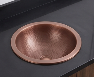 Évier de cuisine rond en cuivre fait main de qualité supérieure, à cuve unique, surface brossée, design rustique, installation sur plan. - Product Image 5