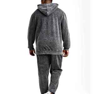 Conjunto Deportivo con Efecto Desgastado para Atletas, Diseñado para Comodidad, Movimiento y con un Elegante Diseño de Tela Lavada - Product Image 2