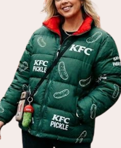 Veste matelassée isolante Premium KFC Pickle Lover |   Vêtements streetwear vert foncé, édition Hype, vente en gros, promotion fast-food, marque privée - Product Image 1