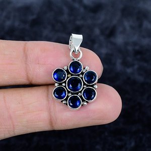 จี้รูปดอกกุหลาบประดับพลอยบลูแซฟไฟร์ เงินแท้ 925 ชุบเงิน งานแฮนด์เมด - Product Image 1