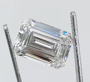 Pierre de diamant de taille émeraude cultivée en laboratoire pour la fabrication de bijoux - Product Image 2