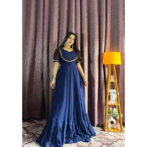 ชุดเดรสงานเลี้ยงดีไซเนอร์ ไซส์ XL แบบ Anarkali พร้อมเสื้อคลุม Koti สวยงาม - Product Image 3