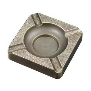 Cendrier portable en métal compact, porte-cendres coupe-vent pour l'extérieur et l'intérieur, idéal pour les voyages - Product Image 1