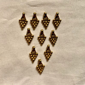 Pendentif en forme de fleur en laiton naturel plaqué or avec chaîne à maillons pour bijoux de mariage - Product Image 2