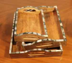 Bandeja de Servir de Madera de Acacia Ecológica Hecha a Mano por Diseñadores, Acabado de Primera Calidad, Duradera, Segura, Estilo Moderno, Ideal para Desayunos, Bodas y Fiestas - Product Image 5