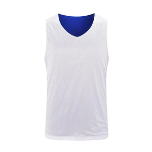 Camiseta de baloncesto de malla en blanco para entrenamiento, personalizable con nombre de equipo - Product Image 1