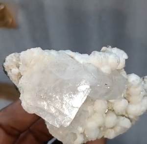 Ocanite BAll avec Apophylite, cluster de formation rare blanc, minéraux de qualité supérieure, géode d'Inde, Jalgao, Maharashtra - Product Image 1