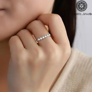 Bague de fiançailles classique en argent plaqué or rose pour femme Charm Jewells, sertie de moissanite taille coussin, certifiée IGI, 3 g - Product Image 5