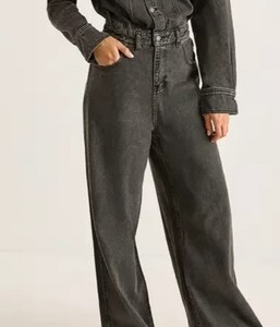 Mono vaquero de mujer de lavado claro, suave, de una pieza, informal, a la moda, proveedor mayorista de ropa, playsuit, overol, pantalón vaquero - Product Image 3
