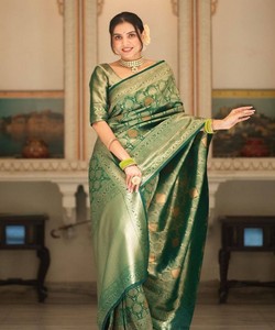 Sari de Seda Verde Claro, Estilo Tradicional Indio Banarasi con Patrón de Borde, para Ceremonias de Boda, Sari Largo Hasta el Suelo para Mujer - Product Image 1