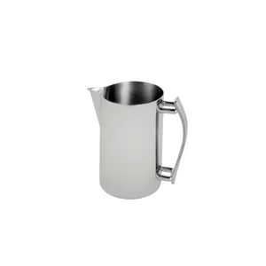 Pichet à eau commercial en acier inoxydable avec poignée, carafe à boisson en métal poli pour hôtels, restaurants et services de traiteur - Product Image 2
