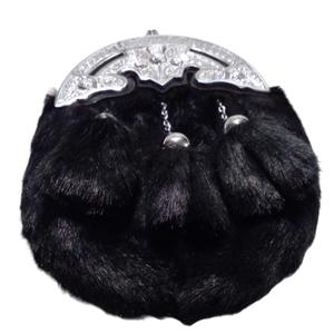 Kilt écossais complet avec sporran, doté d'un corps en fourrure et d'un cantle décoratif à nœud celtique - Product Image 2