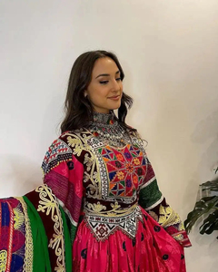 Robe Kuchi inspirée, robe afghane, racines culturelles ethniques, manches longues, broderie artisanale, chiffon, robes Kuchi afghanes - Product Image 4