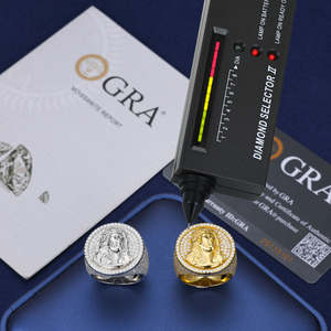 Anillo Clásico de Moissanita con Corte Esmeralda para Mujer, con Incrustaciones de Baguette, en Plata Maciza Chapada en Oro Blanco, Sin Níquel, Estilo Hip Hop Audaz - Product Image 3