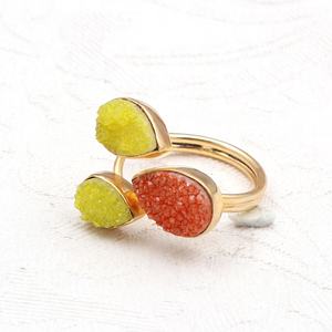 Bague en pierre précieuse Druzy rouge réglable à la main à la mode Agate blanche et noire naturelle Druzy plaqué or anneaux de poire - Product Image 5