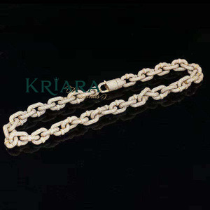 Collar de Moissanita con Diseño de Flecha Triangular, Chapado en Rodio sobre Plata S925, Joyería de Lujo Unisex - Product Image 2