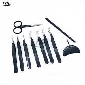 Juego de Pinzas para Extensión de Pestañas RMI de Acero Inoxidable Plateado a Negro, Punta Personalizada, Agarre y Empaque Sostenibles, Pinzas con Punta de Fibra - Product Image 4