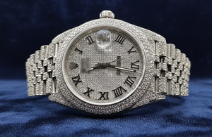 Montre Moissanite VVS à griffes multiples la plus vendue, entièrement sertie, en acier inoxydable, mouvement à quartz, provenant d'Inde - Product Image 4