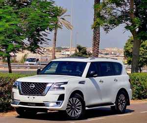 Nissan Patrol Platinum SUV Usado, Manual, Turbo, Cuero Oscuro - Product Image 1