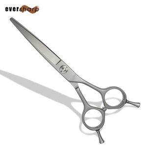 Ciseaux à cheveux droits en acier inoxydable japonais pour droitiers, avec pointe de lame affûtée, non pliables, fabriqués à Taïwan - Product Image 2