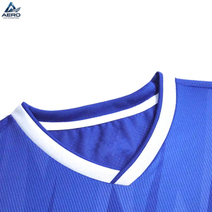 Uniforme de Fútbol Personalizado de Moda con Manga Corta para Adultos, Ropa Deportiva para Equipos de Fútbol, Ropa de Entrenamiento, Estilo Cuello en V, Color Azul y Blanco - Product Image 5