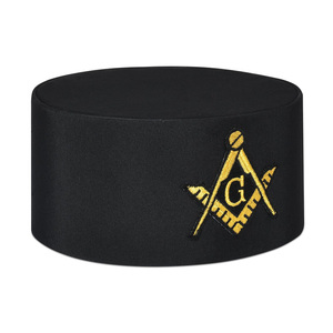 Casquette de maître maçon Regalia avec broderie de qualité supérieure en or, motif carré et boussole, noire avec or - Product Image 2