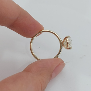 Bague de fiançailles et de mariage pour femme en or jaune massif 14 carats avec diamant ovale de 4,5 carats cultivé en laboratoire, certifiée IGI, bijoux de luxe pour mariée - Product Image 4
