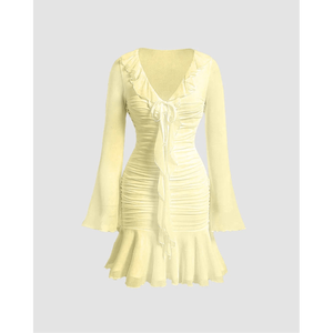 Vestido Mini con Mangas Campana, Brillo y Recortes Fruncidos Estilo Sweetheart - Product Image 3