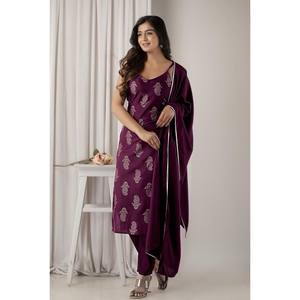 ที่น่าสนใจเรยอนฟอยล์พิมพ์ด้านบนด้านล่างกับไวน์ dupatta - Product Image 1