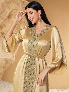 Abaya de luxe pour femmes musulmanes, robe musulmane modeste, abaya style Dubaï, robe abaya en satin brodée 2026, vente en gros - Product Image 6