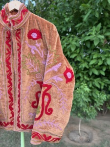 เสื้อแจ็คเก็ตบอมเบอร์กำมะหยี่ลายดอกไม้สุดหรูสำหรับผู้หญิง |   เสื้อคลุมผ้าฝ้ายระบายอากาศได้ดี ปักลายอย่างดี เป็นมิตรต่อสิ่งแวดล้อม |   นุ่มนวล - Product Image 3