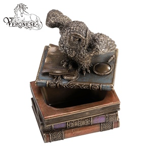 Caja de Recuerdos con Diseño de Chimpancé de VERONESE DESIGN, Artesanía de Resina de Lujo Pintada a Mano para Decoración del Hogar y Coleccionables de Arte - Product Image 4