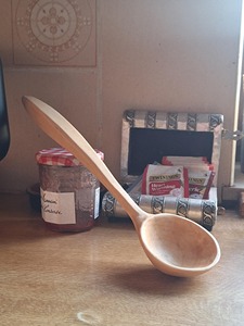 Cuchara de Madera de Mango Largo Hecha a Mano con Madera de Primera Calidad, Acabado Liso, Utensilio de Cocina para Remover y Mezclar Comidas - Product Image 4