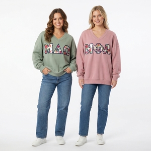 Sudadera Oversize Negra con Cuello en V para Mujer, con Letras OKA con Lentejuelas, Manga Larga, Tejido de Algodón, para Otoño - Product Image 3